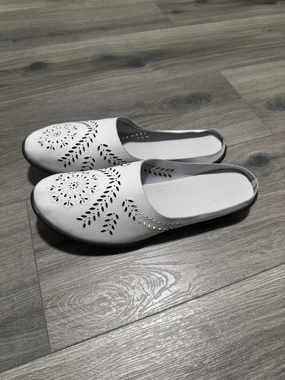 Women’s White Floral Cutout Slip-On Mules - Picture 2 of 5